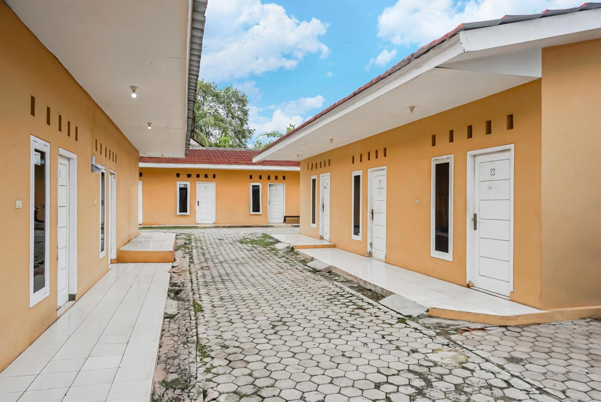 Oyo 93518 Kepayang Syariah Hotel